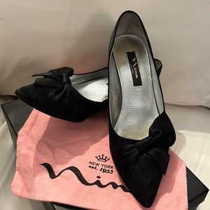 Nina satin black pumps. Mid kitten heel. fabric upper leather sole.